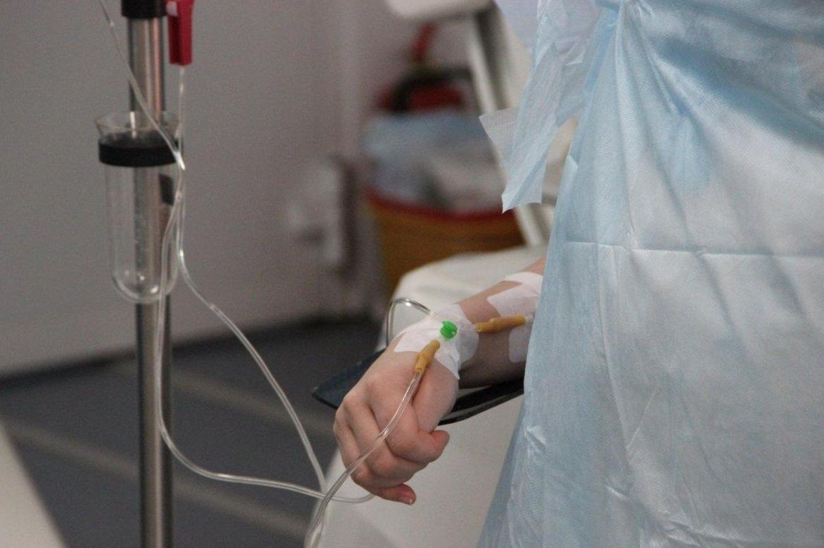 Тенденція щодо захворюваності в Ужгороді - невтішна, всього за час епідемії в обласному центрі захворіло майже 500 містян. 