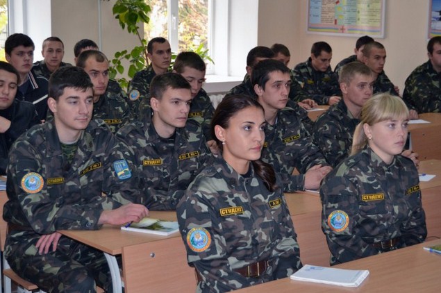 Кафедра военной подготовки УжНУ набирает студентов на обучение.