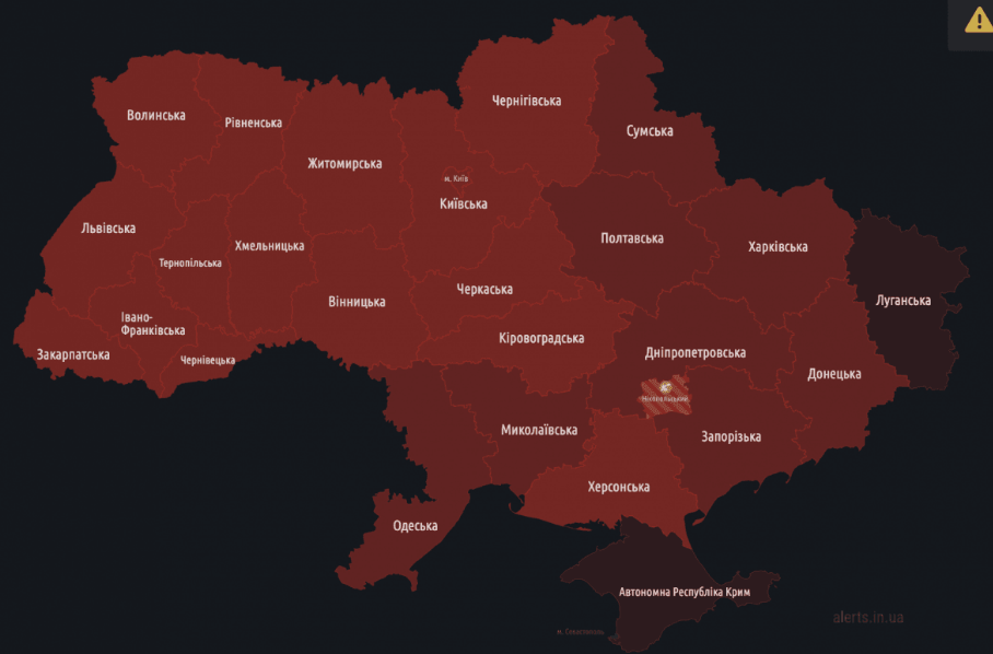 Вся Україна "почервоніла": ранок 9 травня почався з масштабної повітряної тривоги