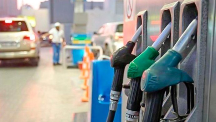 Сьогодні, 1 листопада, великі автозаправки WOG і ОККО знизили ціни на бензин на 50 коп./л. Про це свідчать дані щоденного цінового моніторингу «Консалтингової групи А-95».
