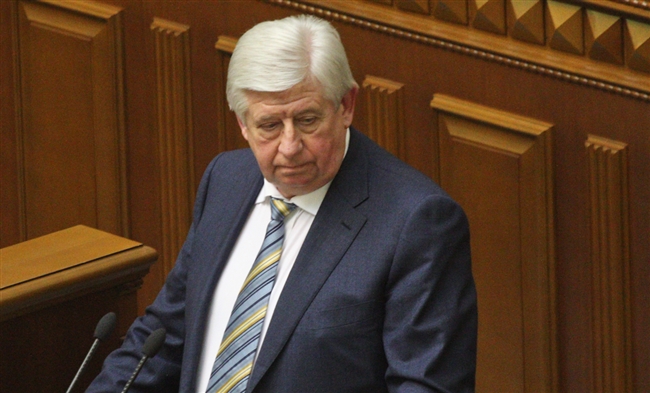 Народні депутати Єгор Соболєв та Іван Крулько мають намір ініціювати звільнення генерального прокурора Віктора Шокіна і призначення на його місце Давита Сакварелідзе.
