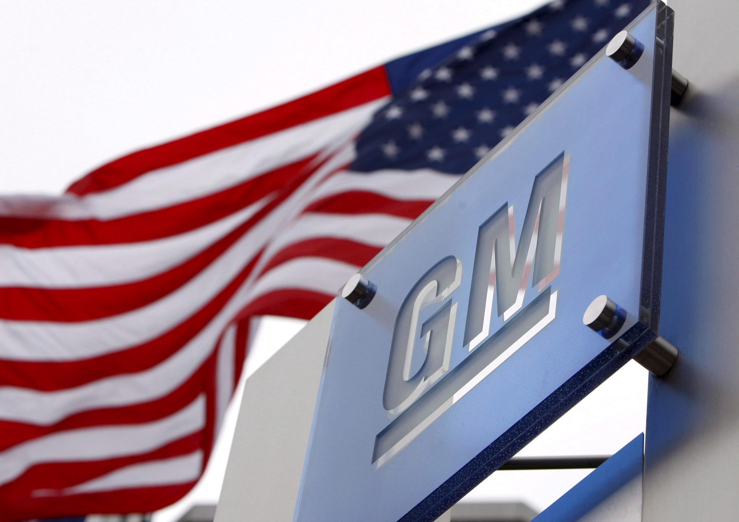 Крупнейшая американская автокорпорация General Motors приняла решение на два месяца остановить производство автомобилей в России.