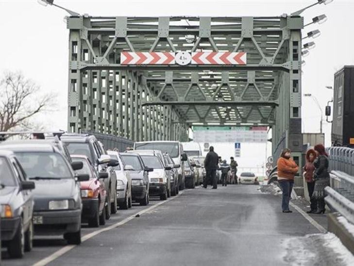 Вниманию водителей: на Закарпатье образовались очереди на границе