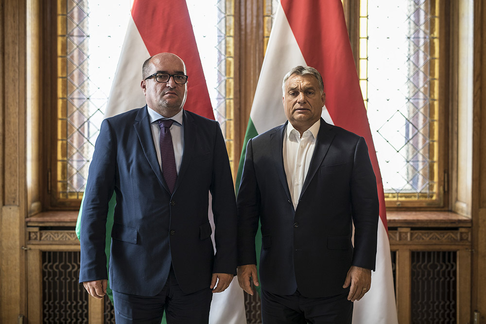 Відбулась телефонна розмова між Ласло Брензовичем та Віктором Орбаном.