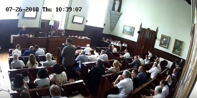 У Мукачеві депутати зібрались на сесію міськради: прийматимуть два десятка рішень (НАЖИВО)