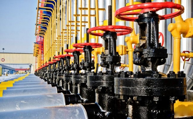 Украина в нынешнем году будет закупать природный газ по реверсным поставкам по 245 долл. за 1 тыс куб м. Об этом заявил Президент Украины Петр Порошенко