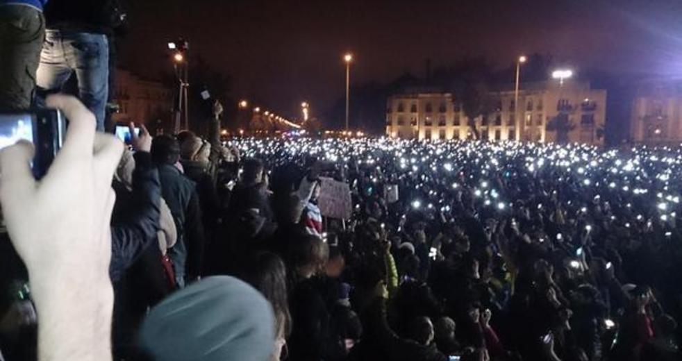 Більше 10 тисяч угорців протестують проти корупції