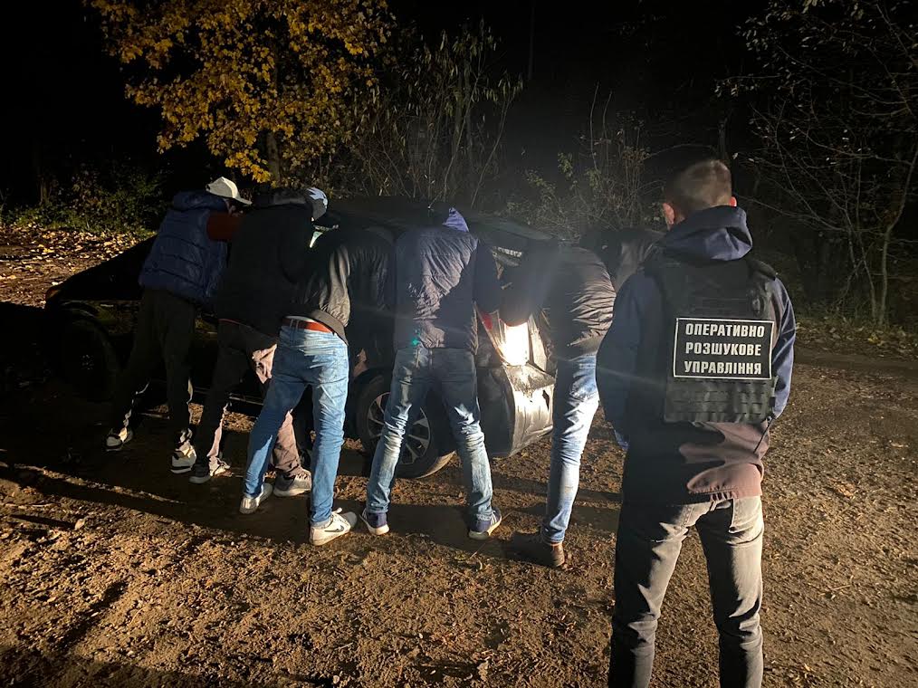 Шестеро пакистанцев были задержаны минувшей ночью пограничниками мукачевского отряда совместно с сотрудниками миграционной полиции ХУНП в Закарпатской области.