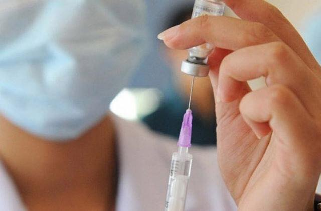 В амбулаторіях міста наявні всі вакцини і в достатній кількості.
