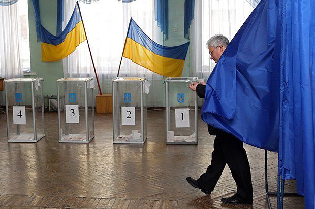 26 жовтня у селі Оноківці Ужгородського району, разом із парламентськими виборами проведуть і вибори голови сільради.

