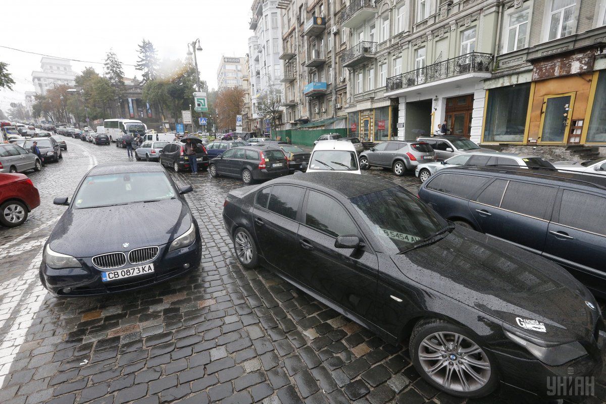 За даними фіскальної служби, понад 246,4 тис. автомобілів з іноземною реєстрацією знаходяться на території України незаконно.