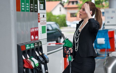 Наразі дещо зріс попит на бензин, але це тому, що його закуповують для генераторів.