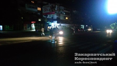 Одразу на декількох вулицях міста наразі не працює вуличне освітлення. Причини поки не відомі, однак пішоходам та водіям треба бути уважнішими на дорозі.