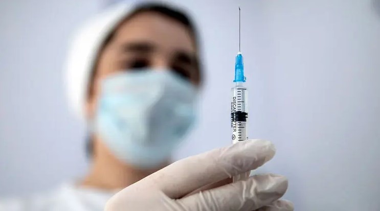 Два тижні, як в Україні стартувала вакцинація.