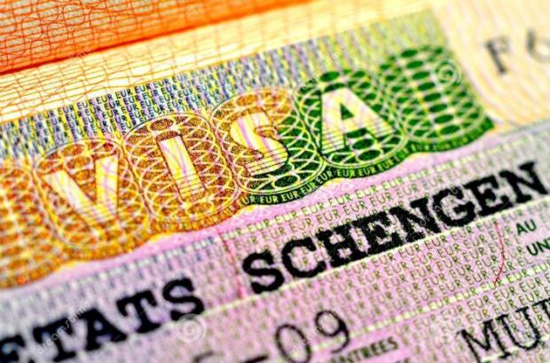 Завтра консульство Угорщини тимчасово припиняє прийом документів на "шенген"
