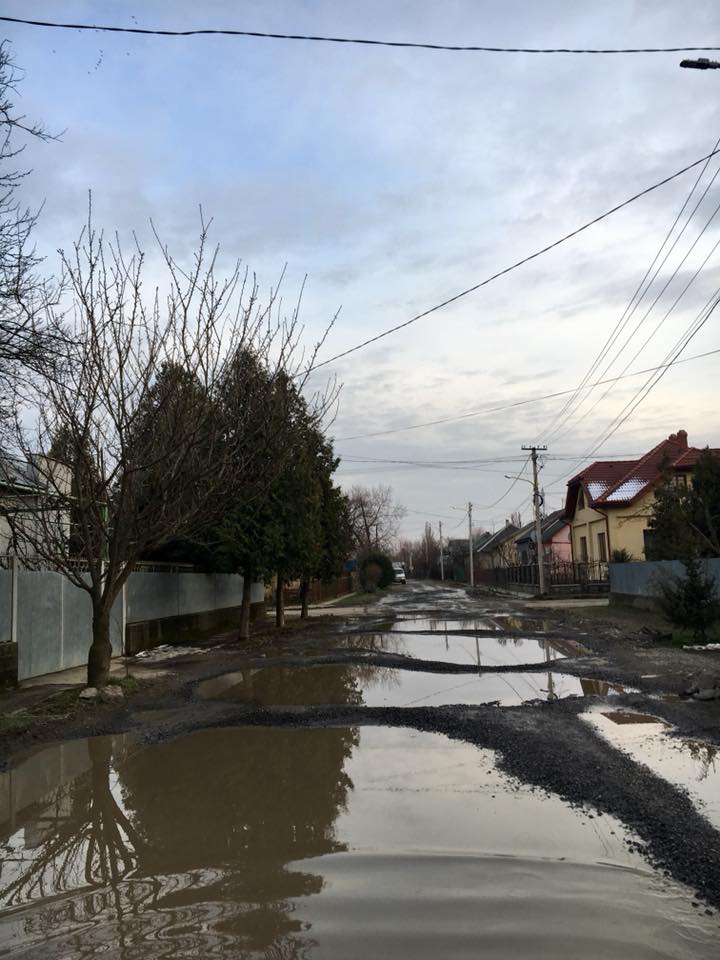 Жителі міста обурені станом дороги на Щедріна та прилеглих вулиць району.