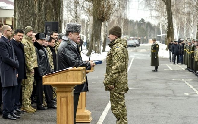 Двое бойцов АТО получили звание "Герой Украины": истории их подвигов