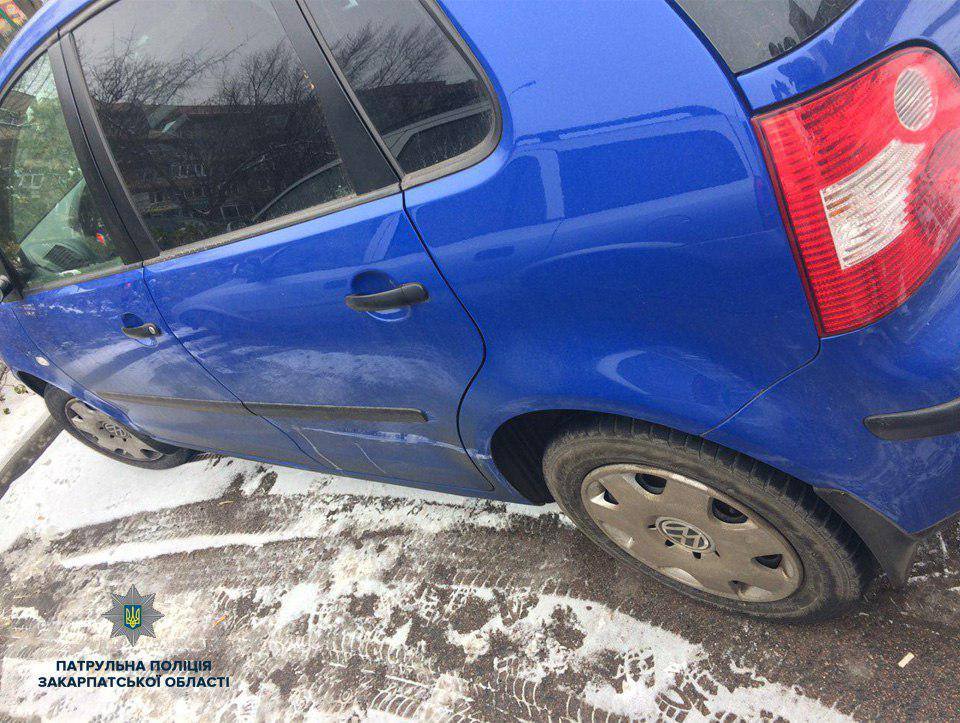 Вчора, ужгородським патрульним на службовий планшет надійшло повідомлення про ДТП без потерпілих на вулиці Грушевського. 