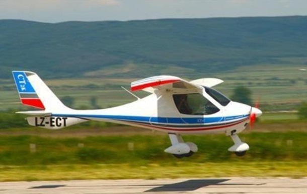 Уламки приватного літака виявлені в гірському районі.

