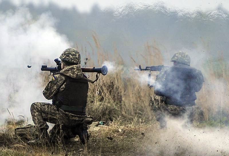 Протягом дня середи в зоні АТО зафіксовано 11 ворожих обстрілів, втрат серед українських військовослужбовців немає.

