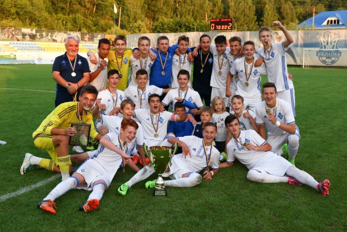 3 липня на комфортному стадіоні в с. Поляна, що на Свалявщині завершилися фінальні матчі дитячо-юнацької футбольної ліги серед команд з гравців 2002 років народження (U-15).

