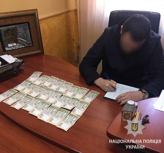 Закарпатське управління Департаменту внутрішньої безпеки Національної поліції України отримало інформацію щодо спроби окремих осіб втягнути поліцейських до корупційних дій. 

