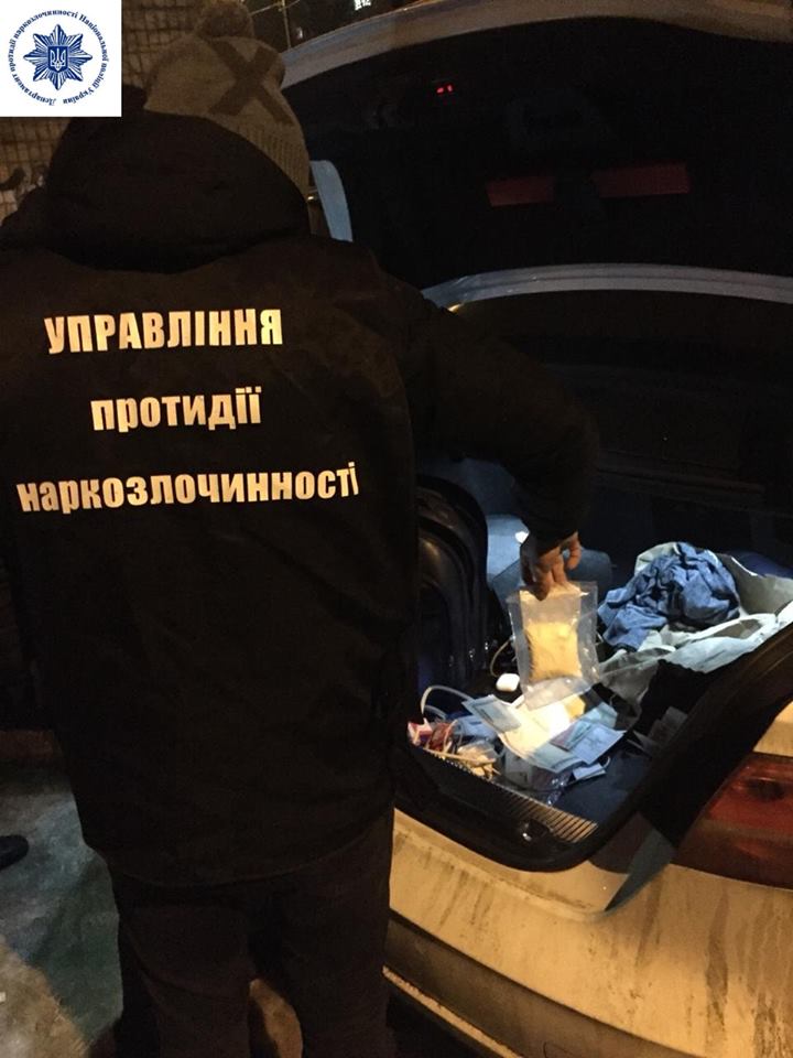 Оперативники Управління протидії наркозлочинності ГУНП в м. Києві вилучили 150 г кокаїну, вартість якого за цінами 