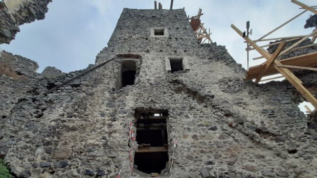 В Невицком замке, в Закарпатье, нашли подвал, который до сих пор был неизвестен.