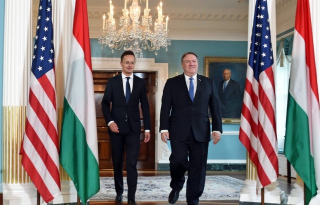 Державний секретар США Майк Помпео закликав Угорщину підтримувати Україну на тлі російської агресії.

