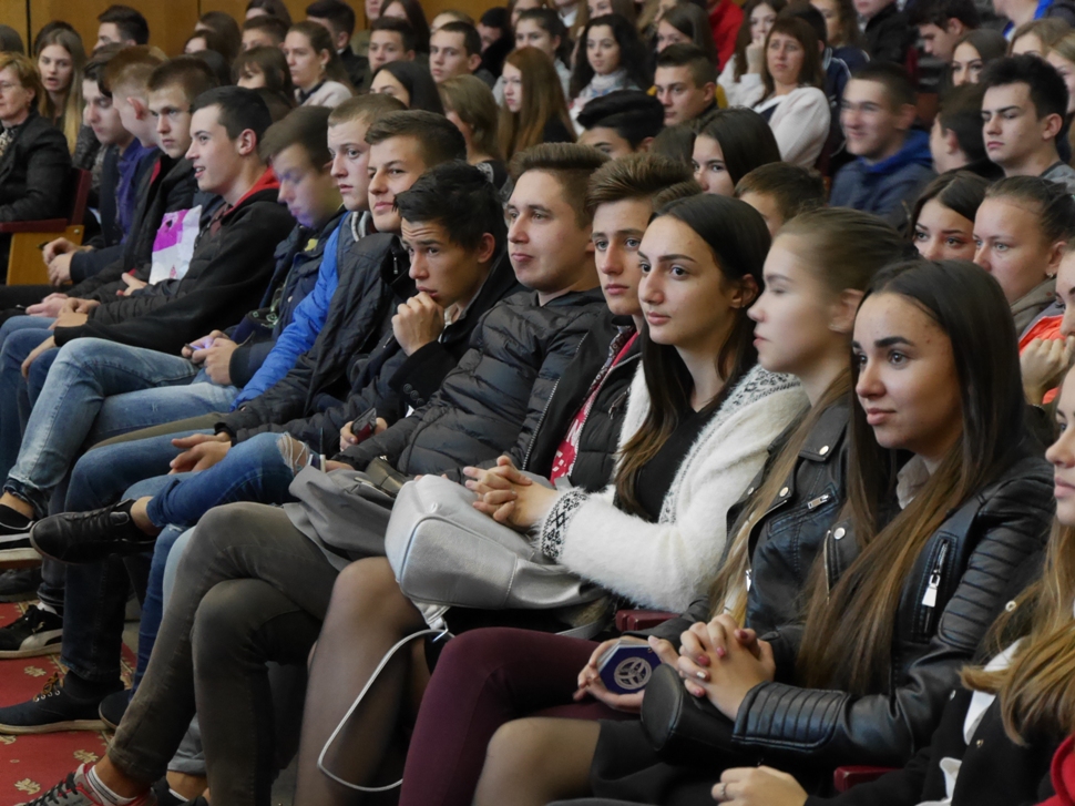 У рамках відзначення 72-ї річниці Ужгородського національного університету сьогодні, 17 жовтня, у ректораті проходить «День відкритих дверей» для закарпатських школярів.

