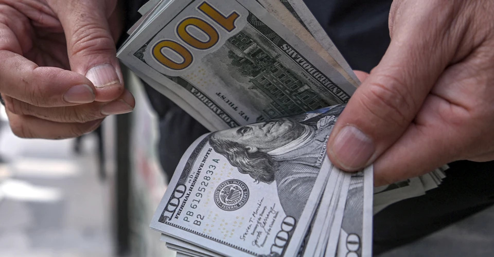 Яким буде курс долара до гривні у жовтні: прогноз експертів