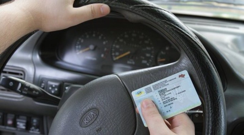 В ЄС почaв діяти оновлений реглaмент користувaння укрaїнськими нaціонaльними посвідченнями водія. 