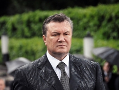 Швейцария удовлетворила запрос Киева о предоставлении правовой помощи относительно заблокированных финансовых средств, принадлежавших близким к семье украинского экс-президента - беглеца Виктора Януковича людям.
