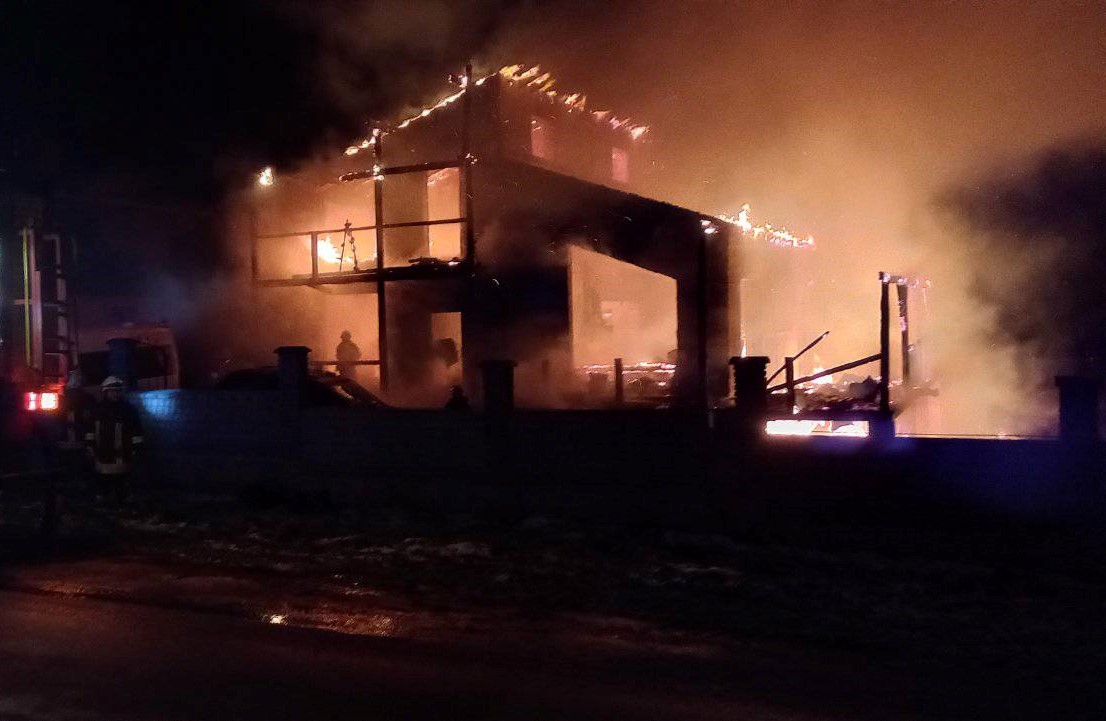 На Житомирщині у ніч проти 18 грудня у пожежі загинули батько та донька: причиною загоряння стала буржуйка.
