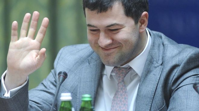 Отстраненный председатель Государственной фискальной службы Украины Роман Насиров, которого подозревают в превышении служебных полномочий, имеет гражданство Великобритании и Венгрии. 