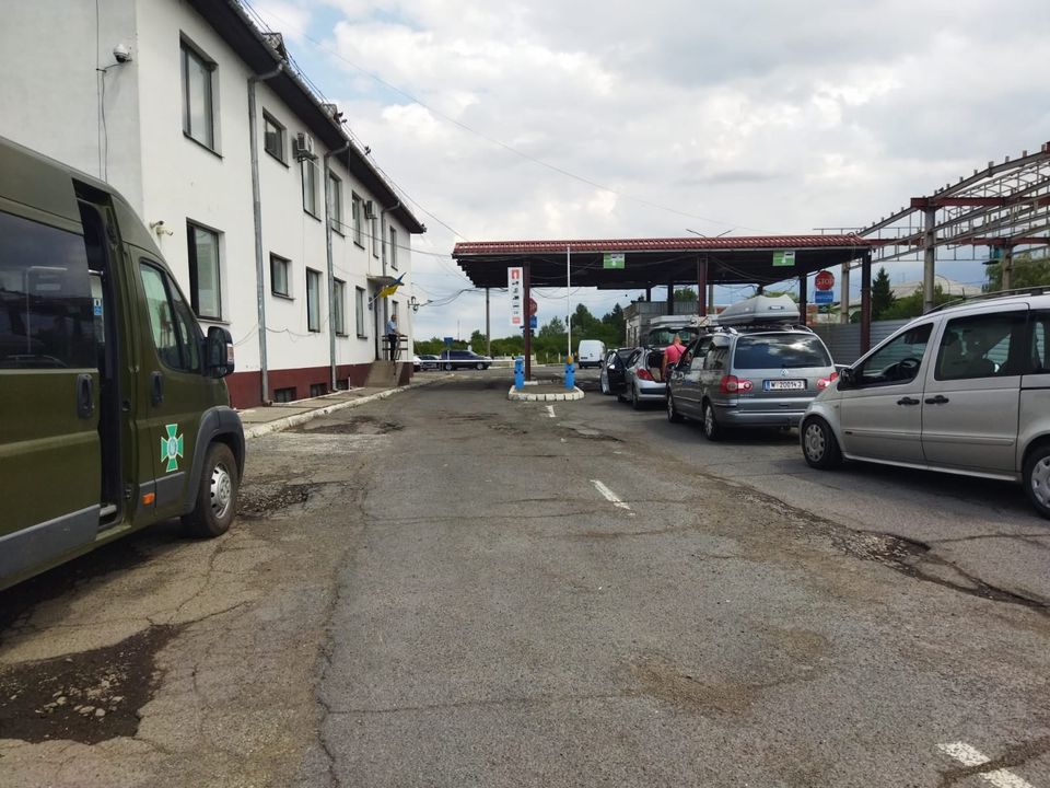 В международном пункте пропуска «Лужанка – Бурегшуран», на украинско-венгерской границе, возобновлен проезд лиц и транспортных средств.