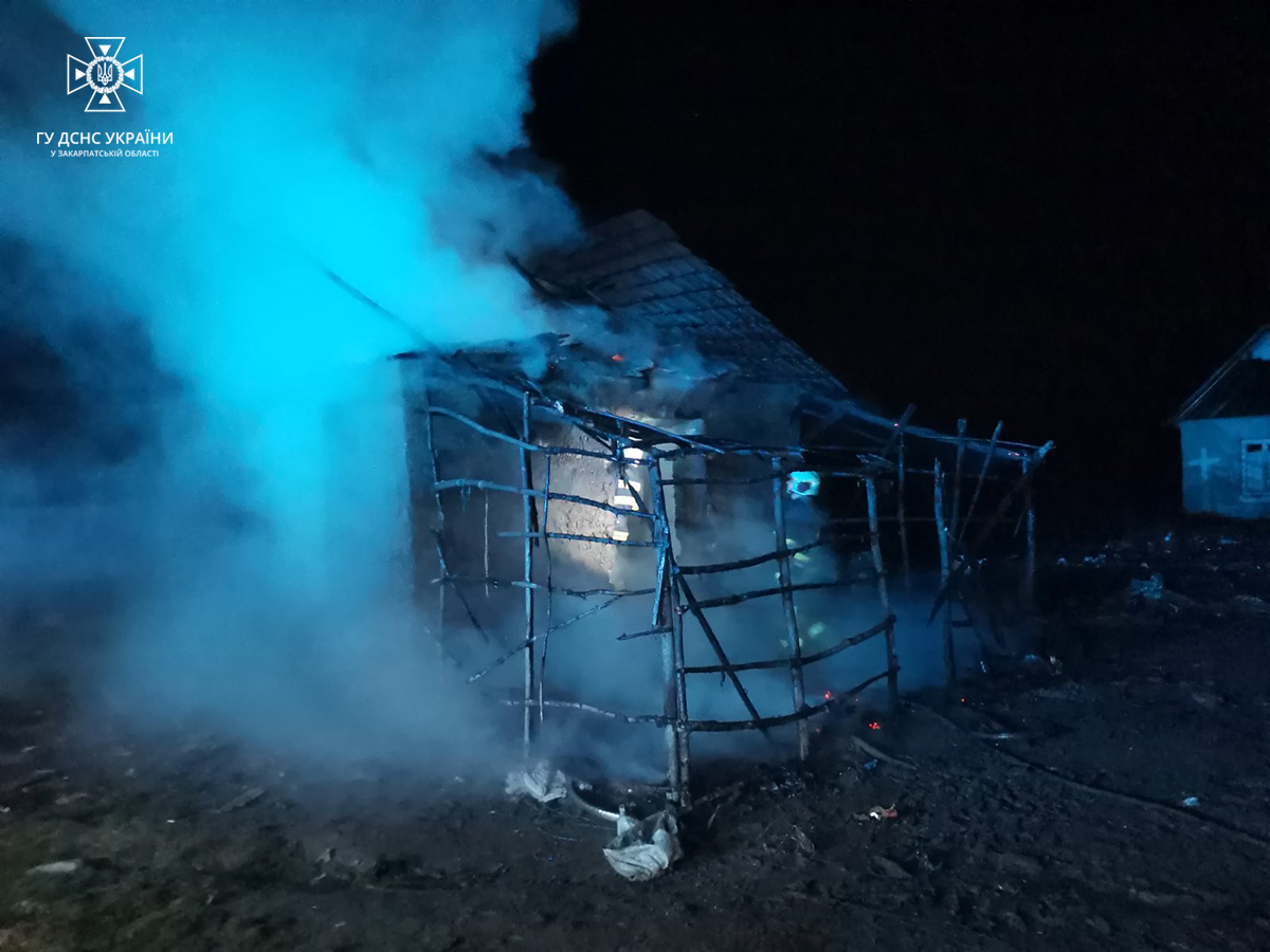 На Ужгородщині вирувала пожежа.