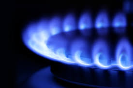 Ціни на газ змушують закарпатців шукати альтернативні способи опалення власних домівок.