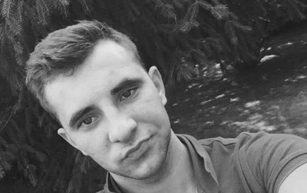 Внаслідок інциденту на дорозі загинув молодий українець родом з Тернопільської області. Його тіло поки що знаходиться за кордоном.
