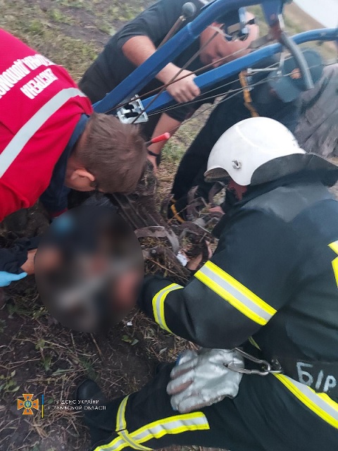 14 вересня о 19:27 до рятувальників надійшло повідомлення про те, що під час земляних робіт в полі фрезою мотоблоку травмовано ногу чоловіка.