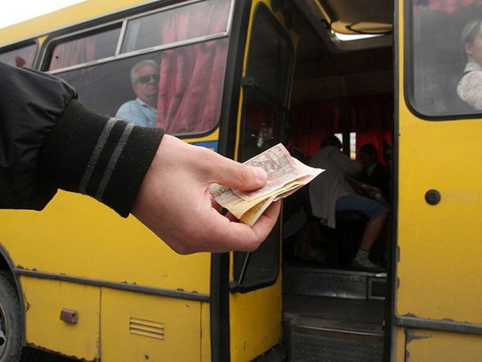  Учні ужгородських шкіл їздитимуть в автобусах за три гривні. 