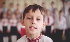 Песня "Мам" в исполнении мальчика из Ужгорода набрала в течение недели более 10 тыс.просмотров (ВИДЕО)