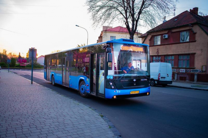 Проезд на маршрутных автобусах по Ужгороду может вырасти до 8 гривен.