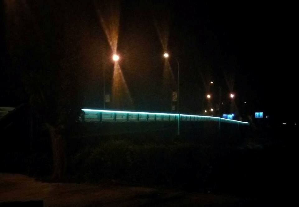 Ужгородець Олександр Сабадош оприлюднив на своїй сторінці у Фейсбуці фотографію транспортного мосту, який знаходиться неподалік готелю 