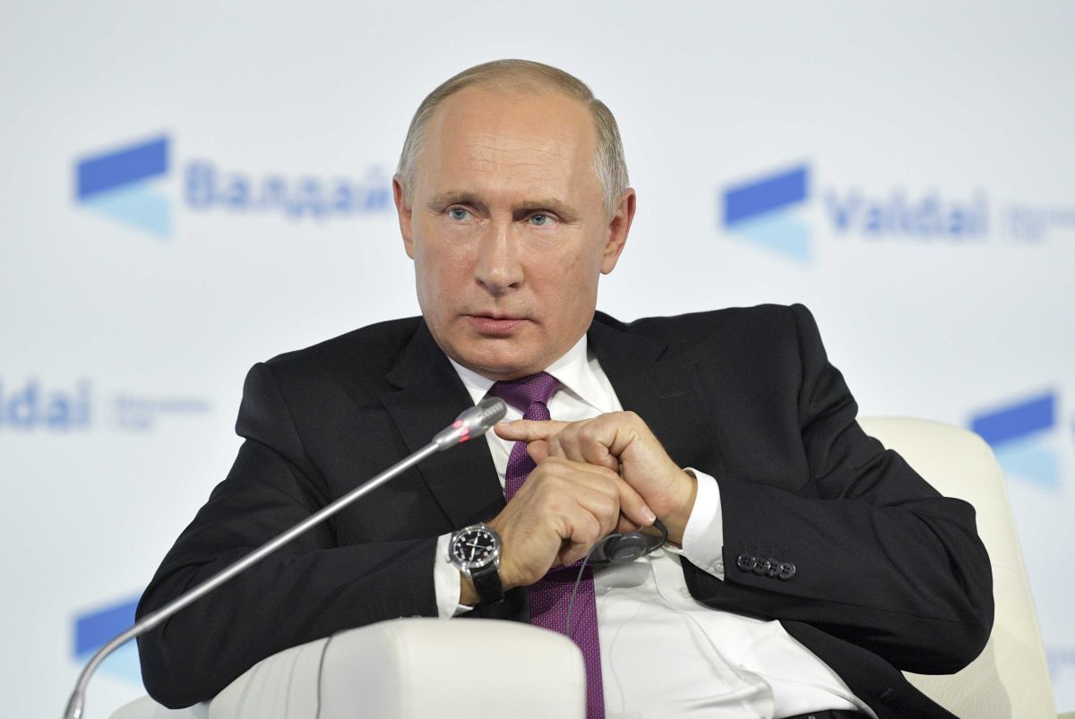«Я буду висувати свою кандидатуру на посаду президента Російської Федерації», - заявив Путін. 