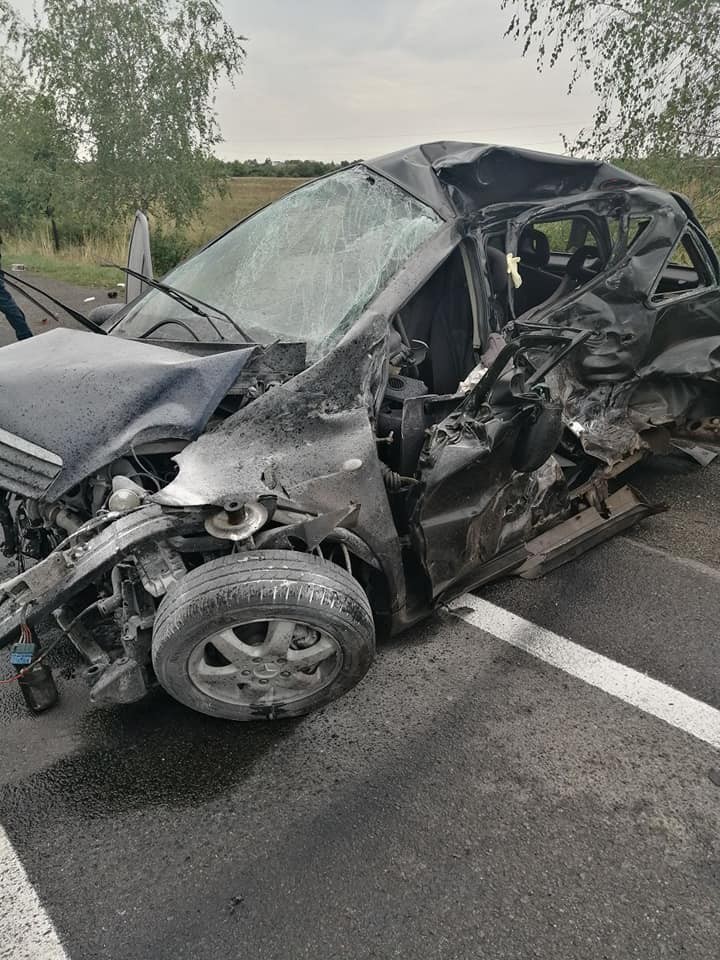 У середу, 14 серпня, біля села Дубрівка на трасі Київ-Чоп трапилась потрійна аварія. Аварія на Ужгородщині трапилась близько 9:15.
