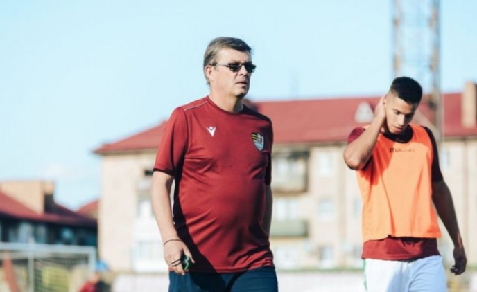 Богдан Блаватский, его помощник Олег Допилка, в настоящее время будет исполнять обязанности главного тренера.