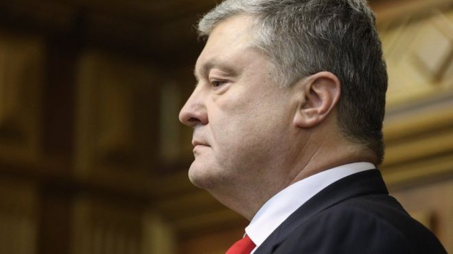 Президент України під час інтерв'ю українським телеканалам прокоментував рішення про запровадження воєнного стану.

