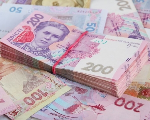 Національний банк сьогодні послабив офіційний курс гривні до долара до нового історичного мінімуму.