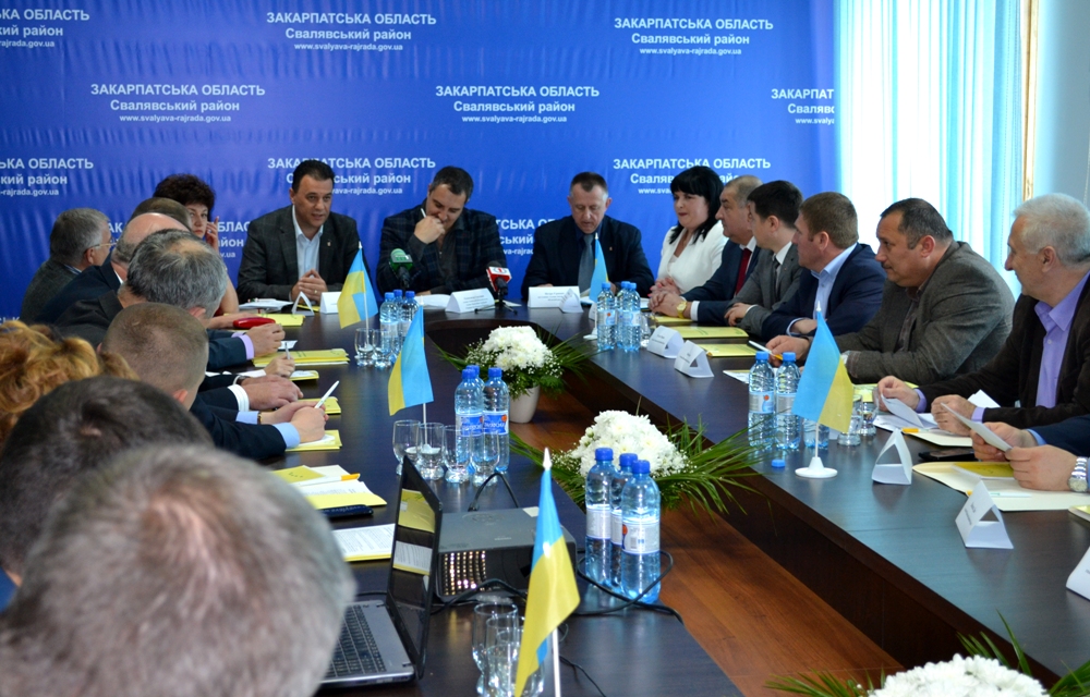 У п’ятницю, 28 квітня, у Свалявській райраді відбулася робоча зустріч Асоціації «Єврорегіон Карпати-Україна».